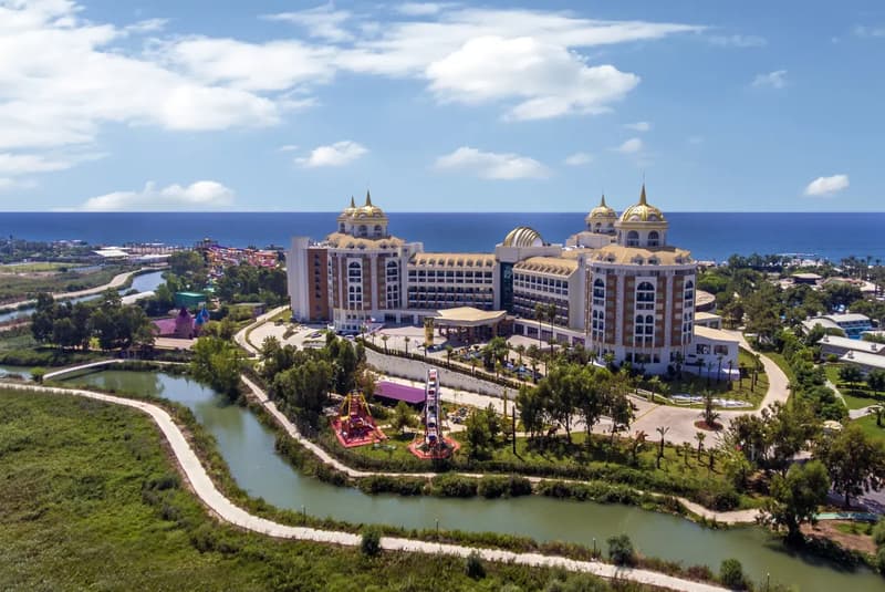 Delphin Be Grand Hotel