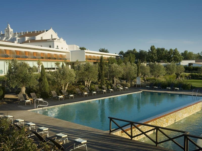 Convento Do Espinheiro Hotel and Spa