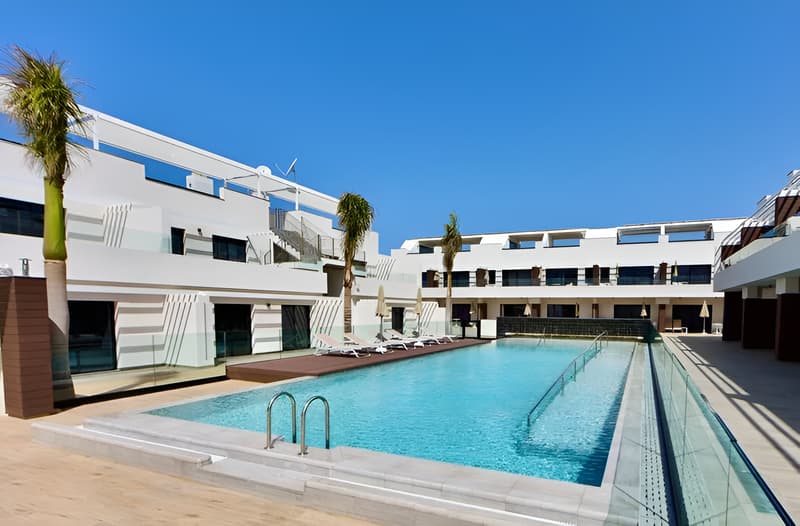 Esmeralda Cotillo Homes by Livvo