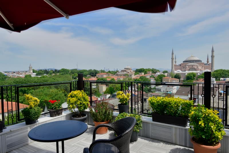 Agora Life Hotel – Special Class
