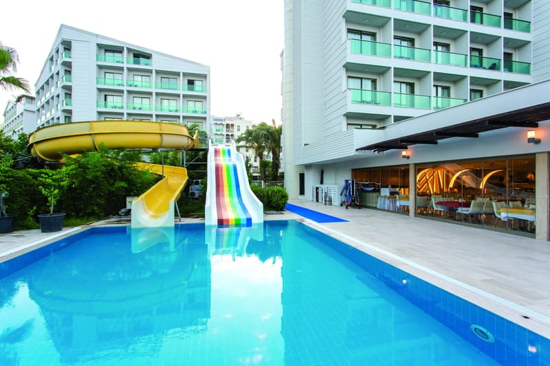 Falcon Hotel