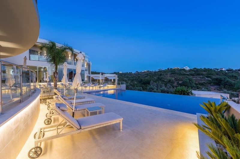 Caneiros Luxury House & Suites