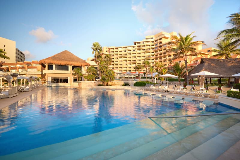 Wyndham Grand Cancun All Inclusive Resort & Villas