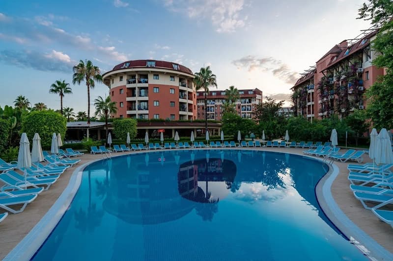 Palmeras Beach Hotel