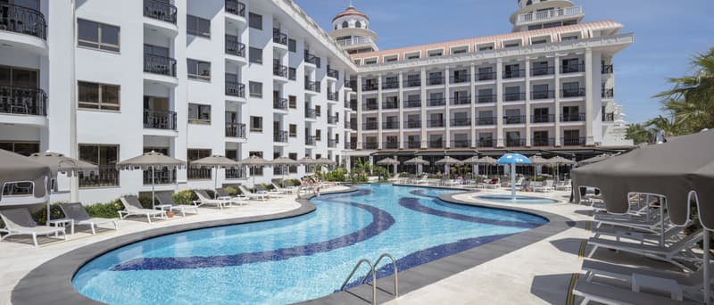 Blue Marlin Deluxe Spa & Resort