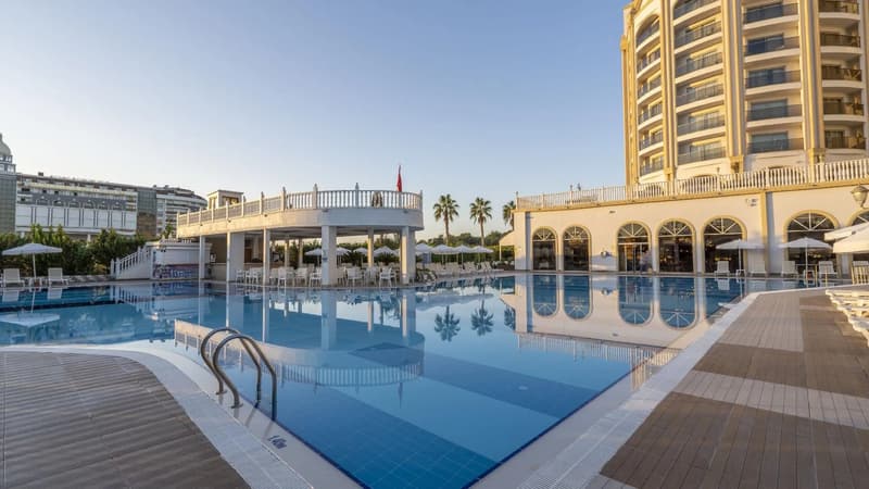 J'adore Deluxe Hotel & Spa