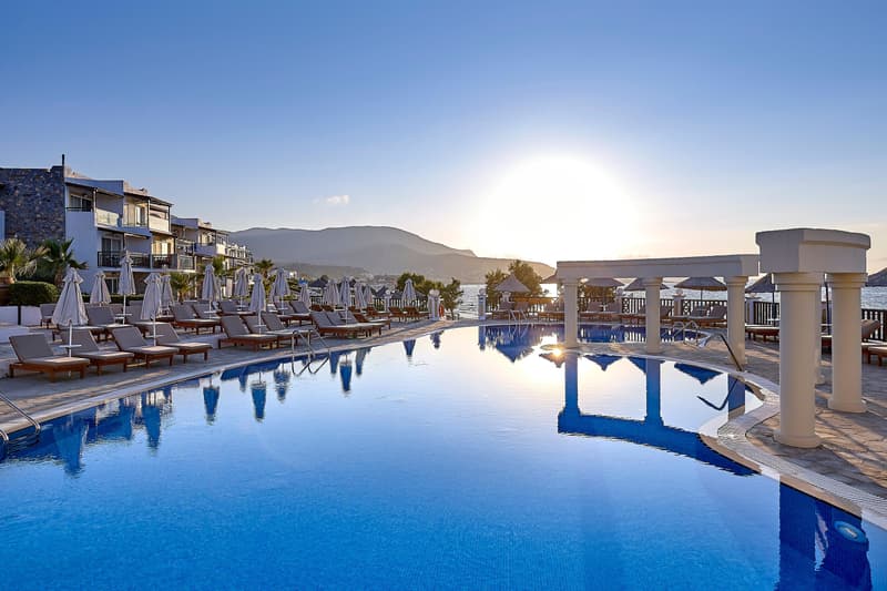 Alexander Beach Hotel & Village