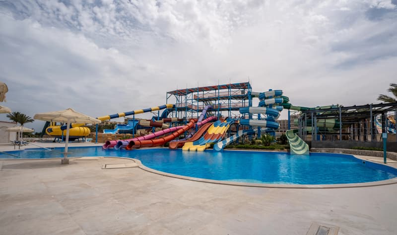 SUNRISE Azalea Aqua Park Resort