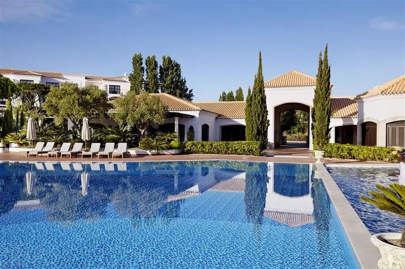 Pine Cliffs Residence, a Luxury Collection Resort