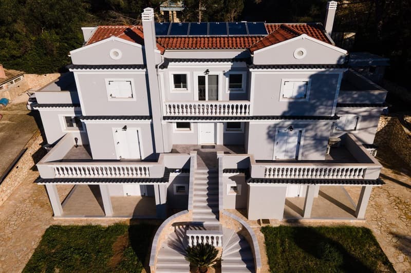 The Seven Islands Apartments