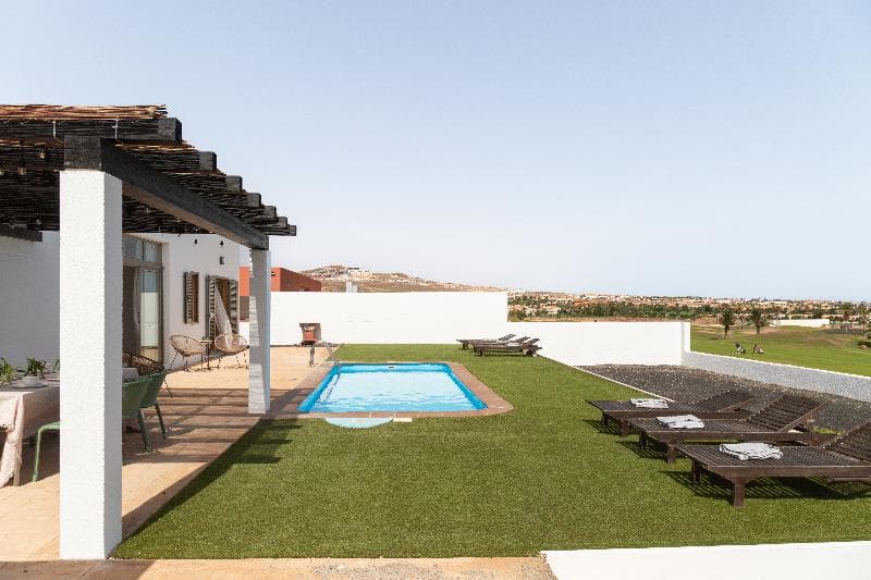 Villas Ereza White Homes