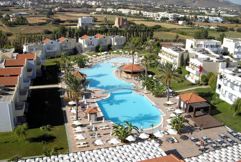Zorbas Beach Hotel