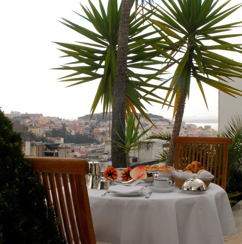 Altis Suites