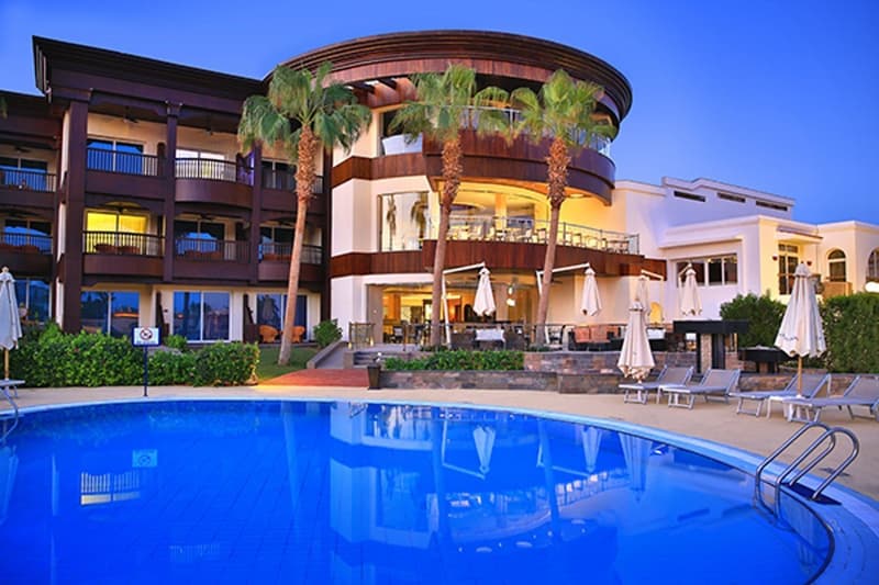 Royal Savoy Hotel