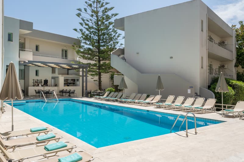 Summer Beach Hotel