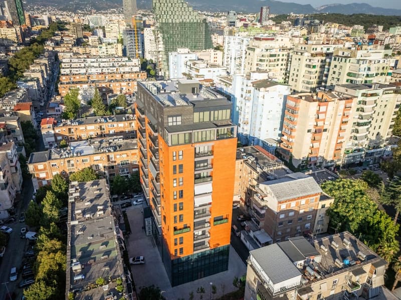 Si Hotel Sh.p.k.