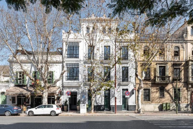 Uma Suites Parada del Marques