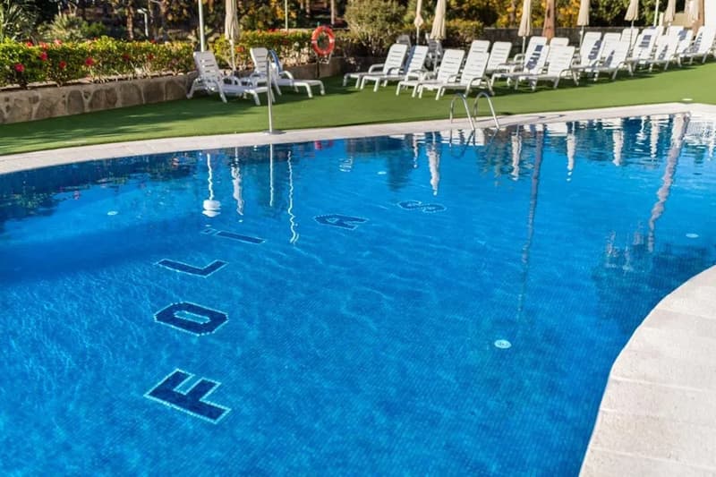 Aparthotel Folías
