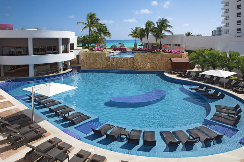 Krystal Altitude Cancún
