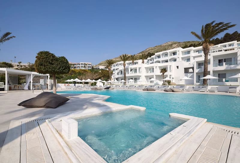 Dimitra Beach Hotel & Suites